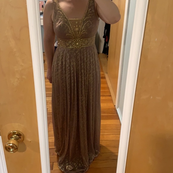 Fancy schmancy mauve and gold size 8 long dress - Picture 3 of 9